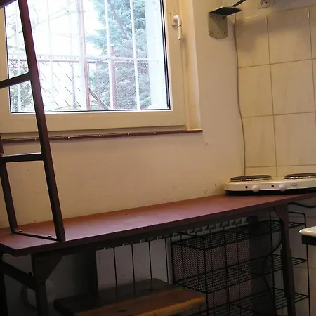P1 Okropnie Mala Kawalerka Z Lazienka Centrum 5 Przystankow Halczyna 9 * Krakow