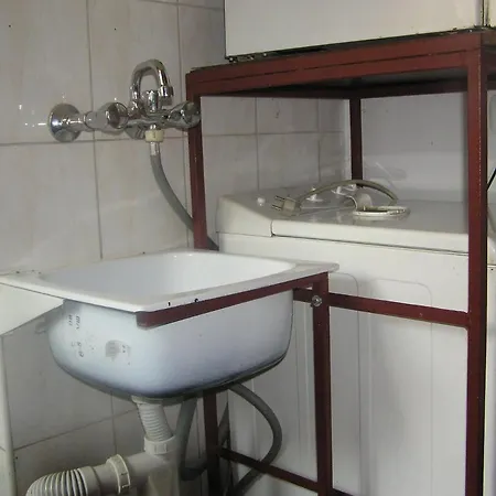 P1 Okropnie Mala Kawalerka Z Lazienka Centrum 5 Przystankow Halczyna 9 Apartment Krakow